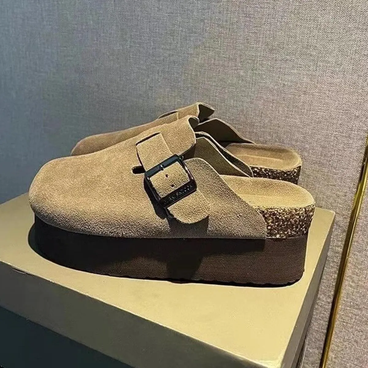 Ciabatte Scarpe Pantofole da donna Sandali da spiaggia estivi Moda 2024 Abito Nuove diapositive da passeggio