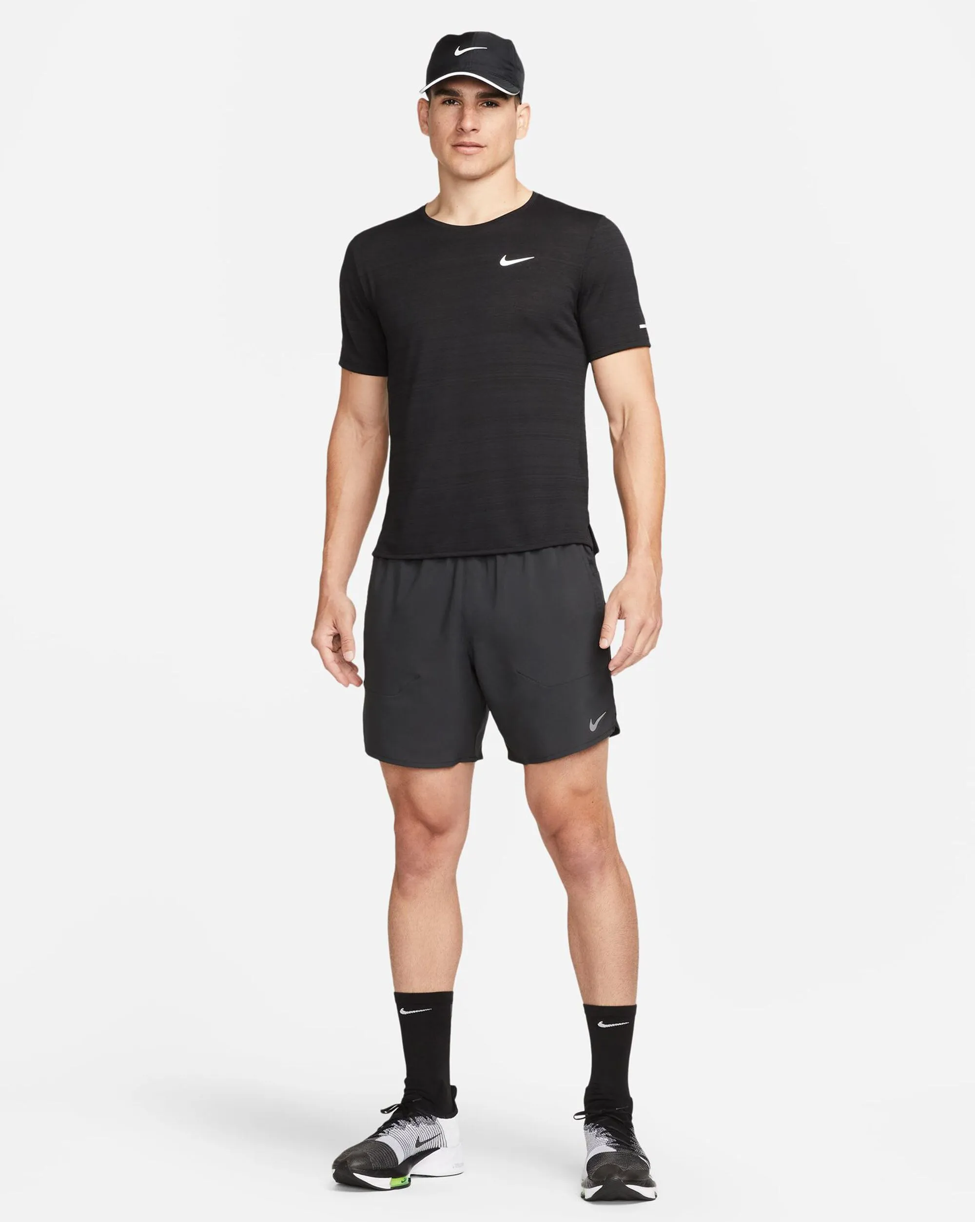 Nike Shorts da running 18 cm con slip foderati Dri-FIT Stride Nero Uomo