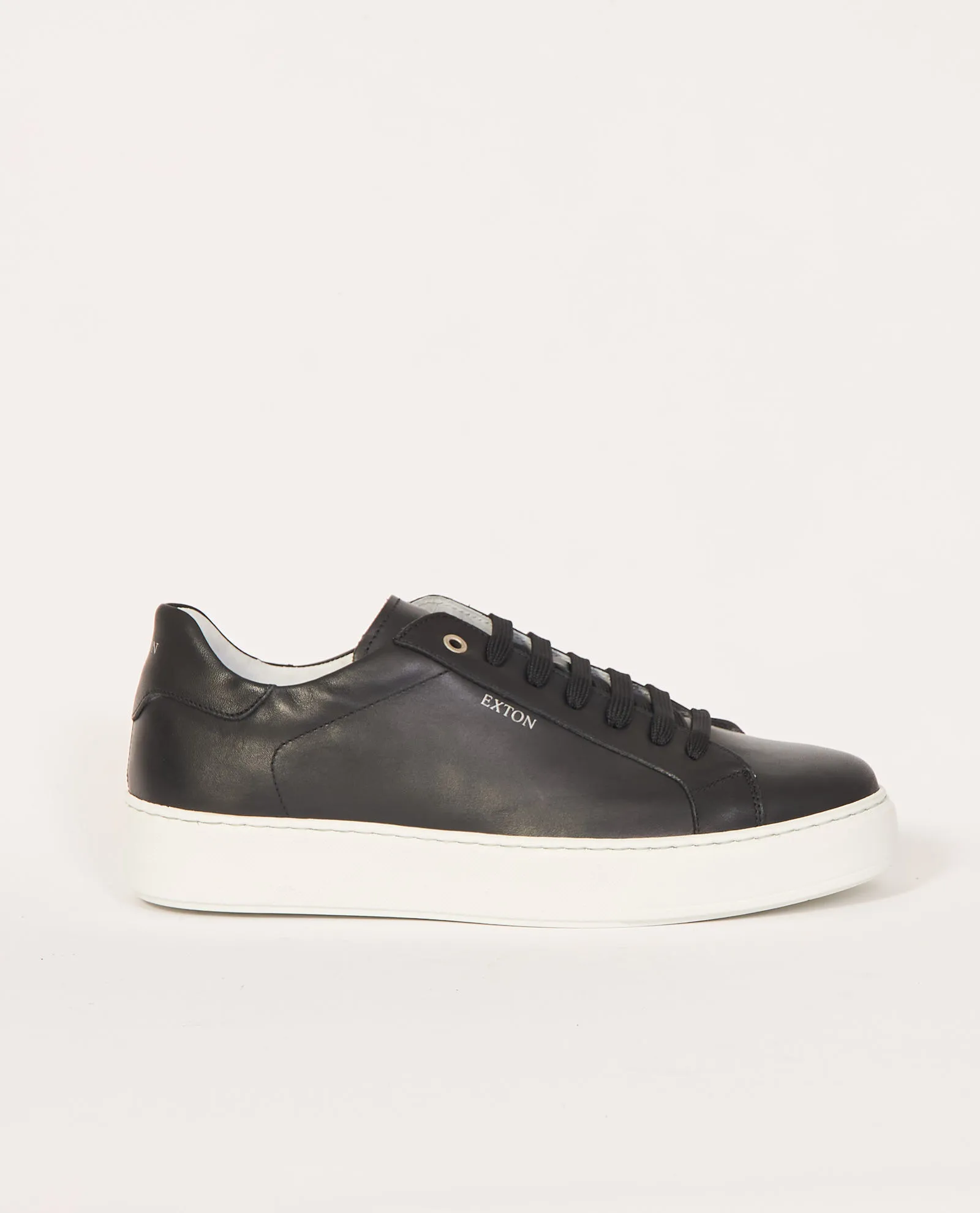 Sneakers nera Exton in pelle con logo