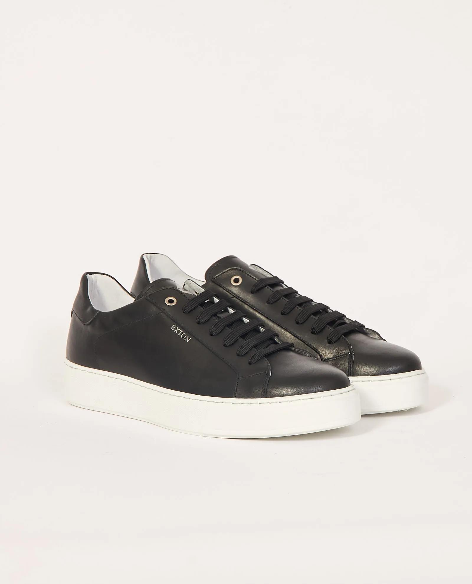 Sneakers nera Exton in pelle con logo