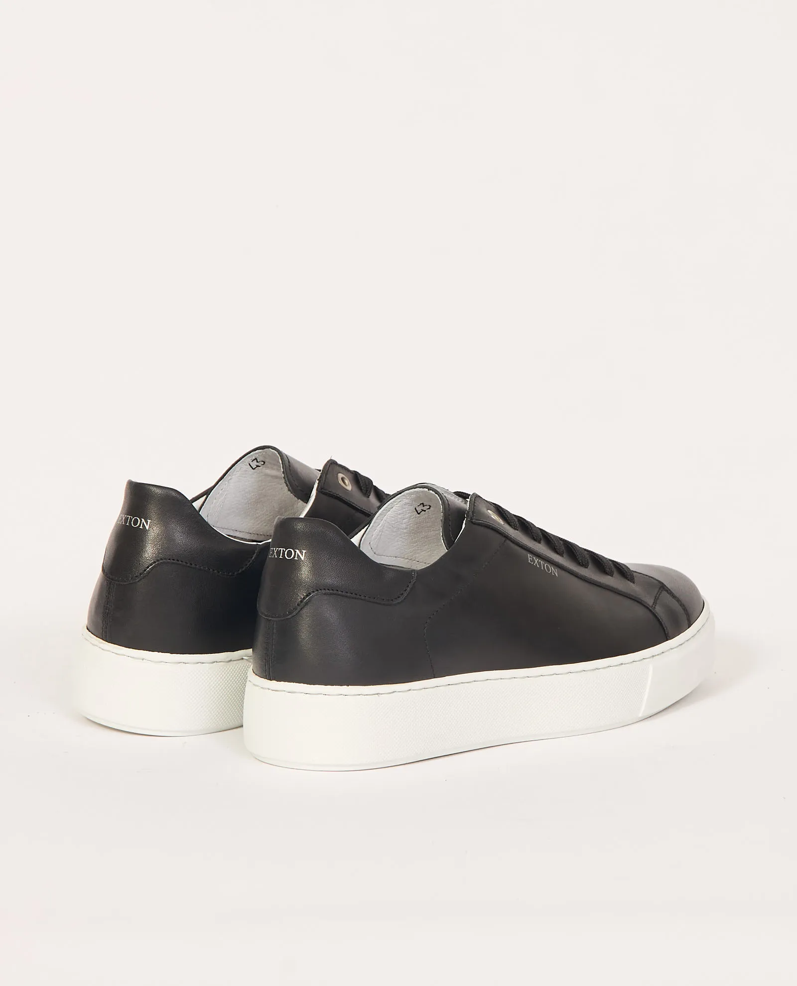 Sneakers nera Exton in pelle con logo